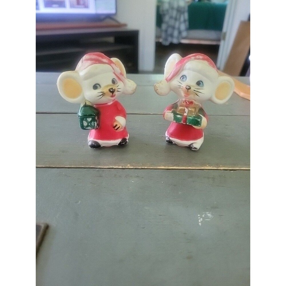 Set of 2 White Christmas Mice, Ceramic Japan RB, Vintage / Mid-Century salt and